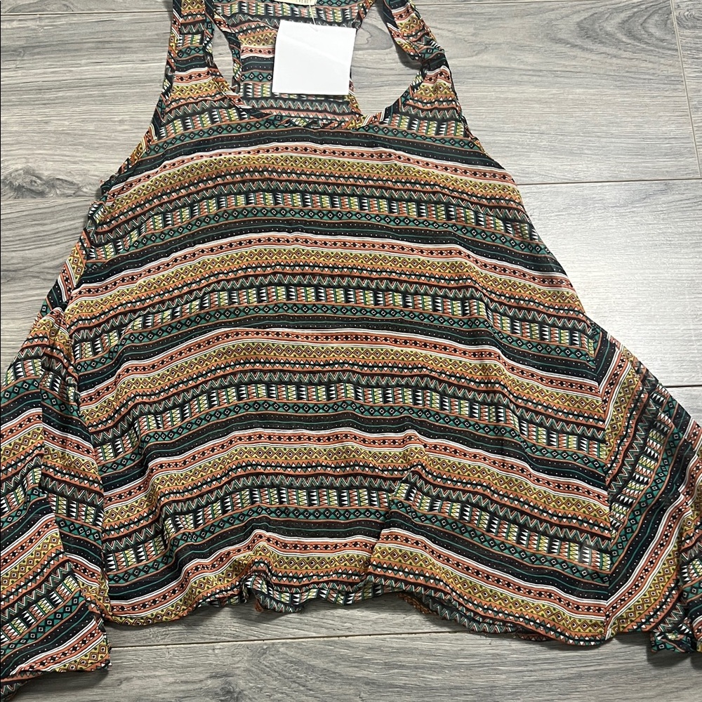 Everly Striped Sleeveless Women's Top - Picture 2 of 4